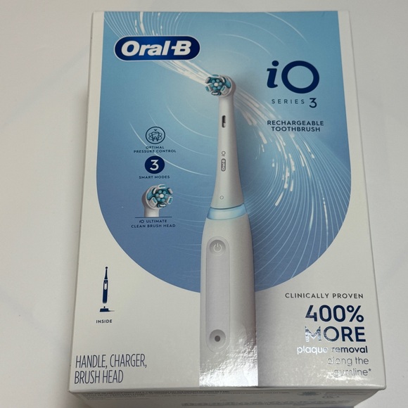 Oral B iO3 rechargeable toothbrush - Picture 2 of 7